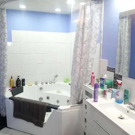 Spacious House With Jacuzzi In * トンヘレン
