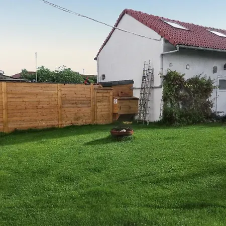 Spacious House With Jacuzzi In 別荘